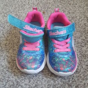 Size 9 toddler rainbow sketchers used